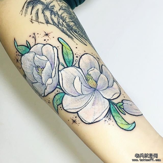 彩色花个性纹身图案