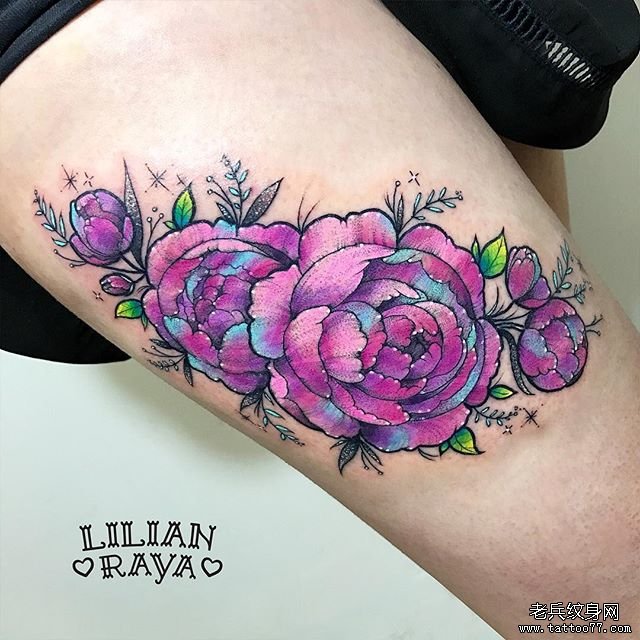 腿部彩色个性花纹身图案