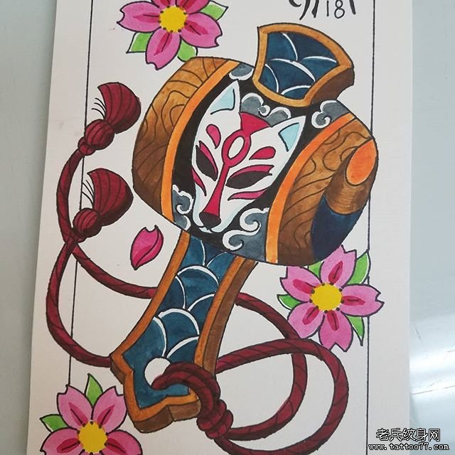 色彩面具福锤纹身