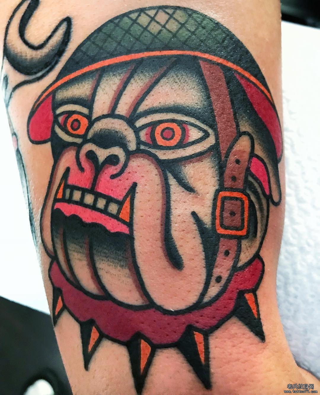 school狗大腿纹身