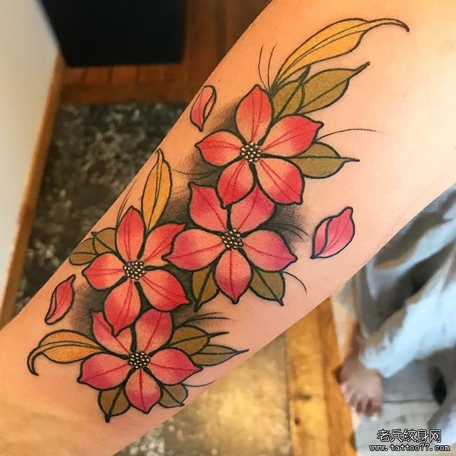 色彩樱花手臂纹身