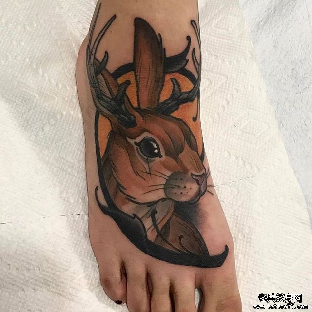 脚背兔子纹身图案