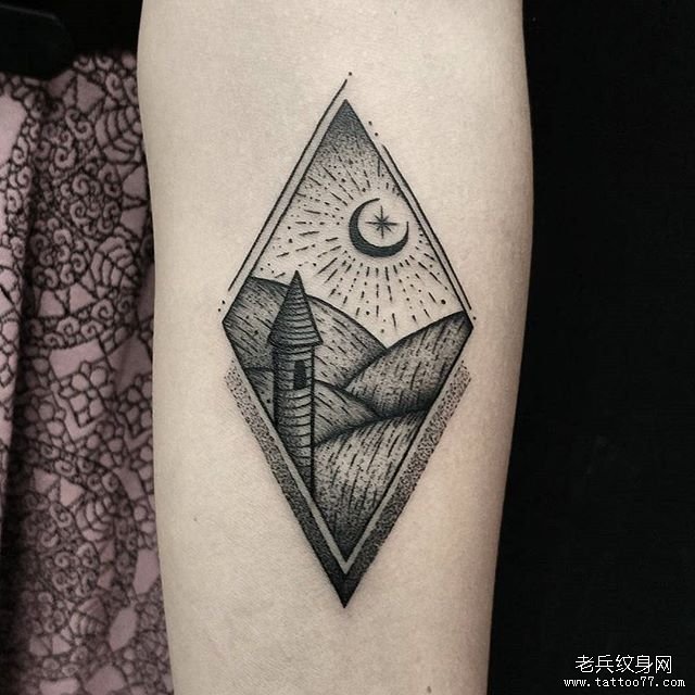 手臂几何山丘灯塔纹身