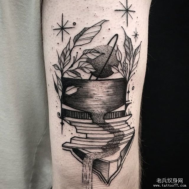 手臂树叶星球湖水纹身