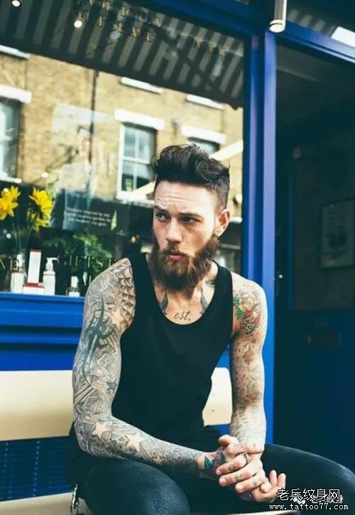 全球因为纹身而名声大噪的「纹身男模」都是谁？