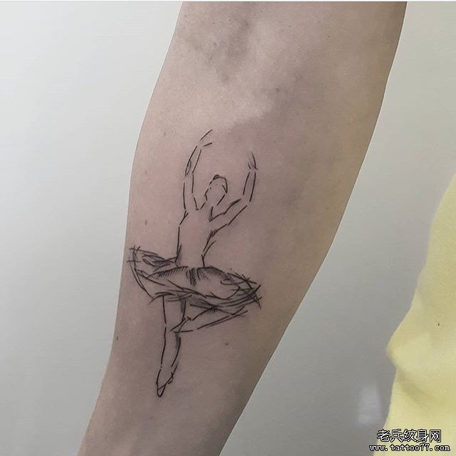手臂线条芭蕾女孩文身