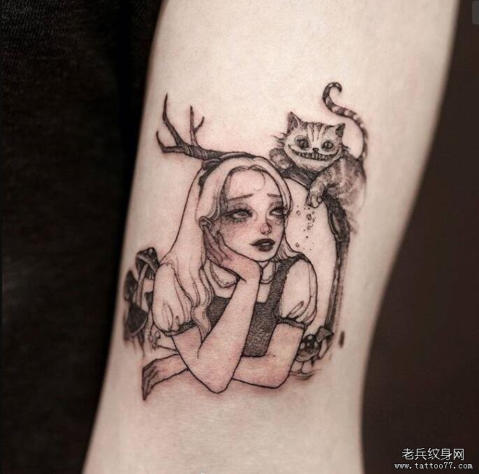 手臂简笔女孩猫纹身图案