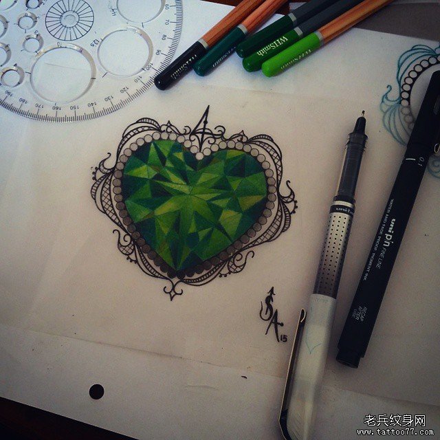 爱心绿宝石纹身手稿
