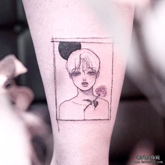 手臂小清新男孩肖像玫瑰文身