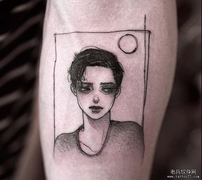 手臂黑灰男孩肖像纹身