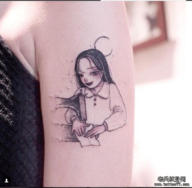 手臂小清新缝纫机女孩文身