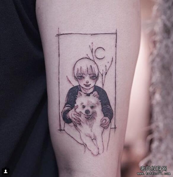  手臂小清新男孩狗狗纹身