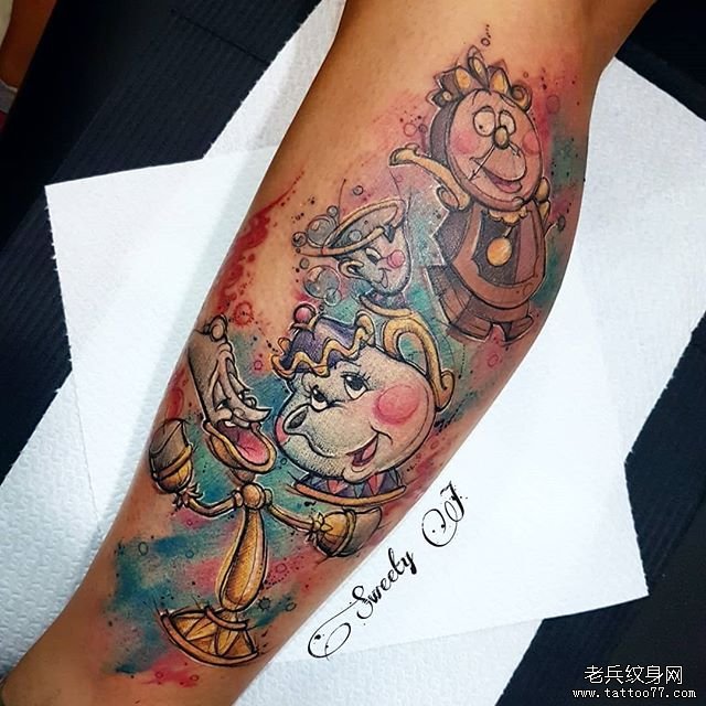 腿部水彩卡通纹身图案