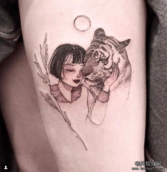 大腿小清新女孩老虎纹身