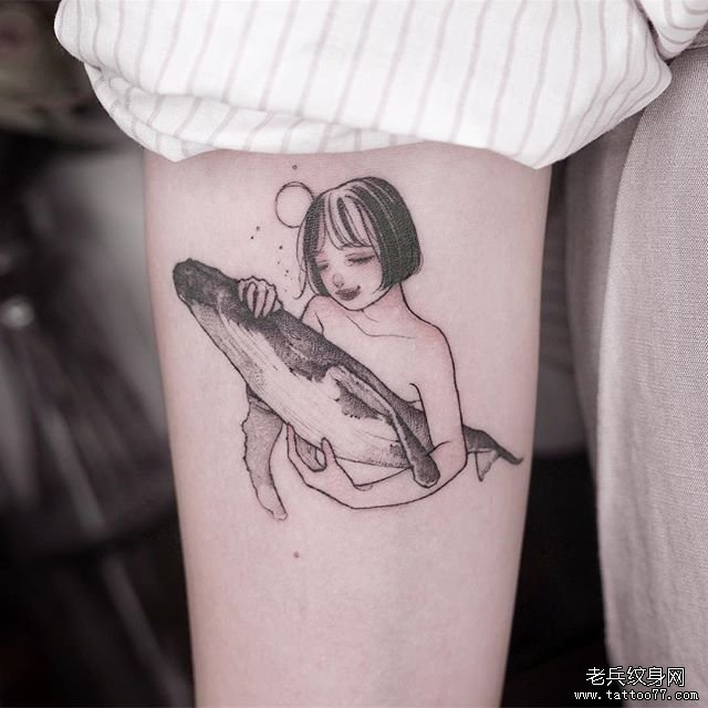 手臂小清新女孩肖像鲸鱼纹身