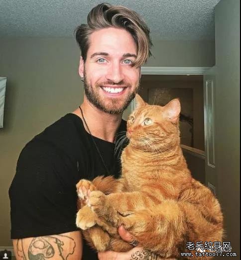 男模 腹肌 爱猫人设，这样的男神谁能抵抗的了？