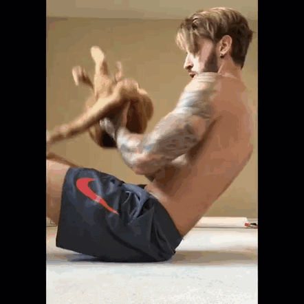 男模 腹肌 爱猫人设，这样的男神谁能抵抗的了？