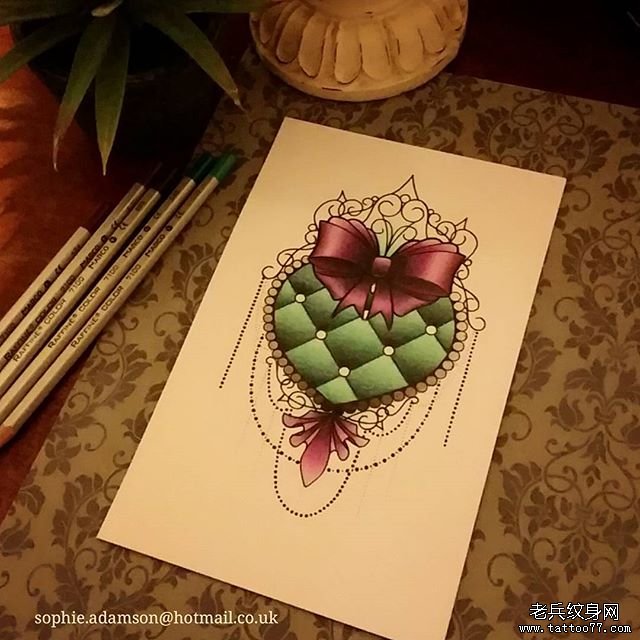 爱心珠宝纹身手稿