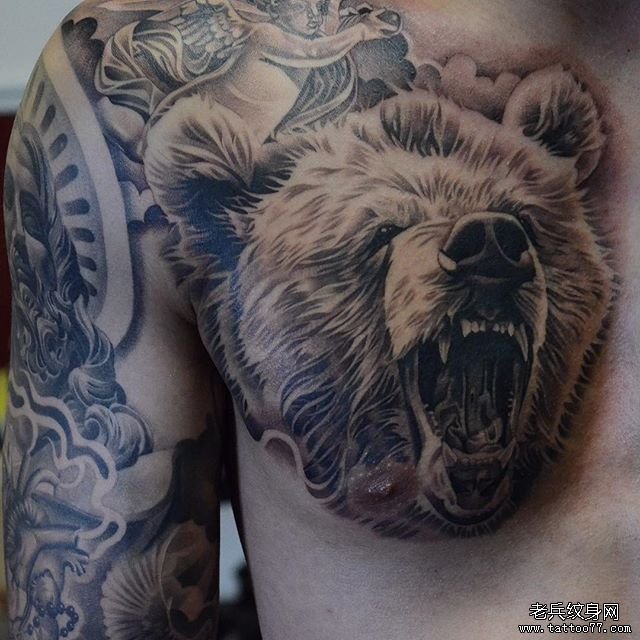 胸口写实熊纹身图案