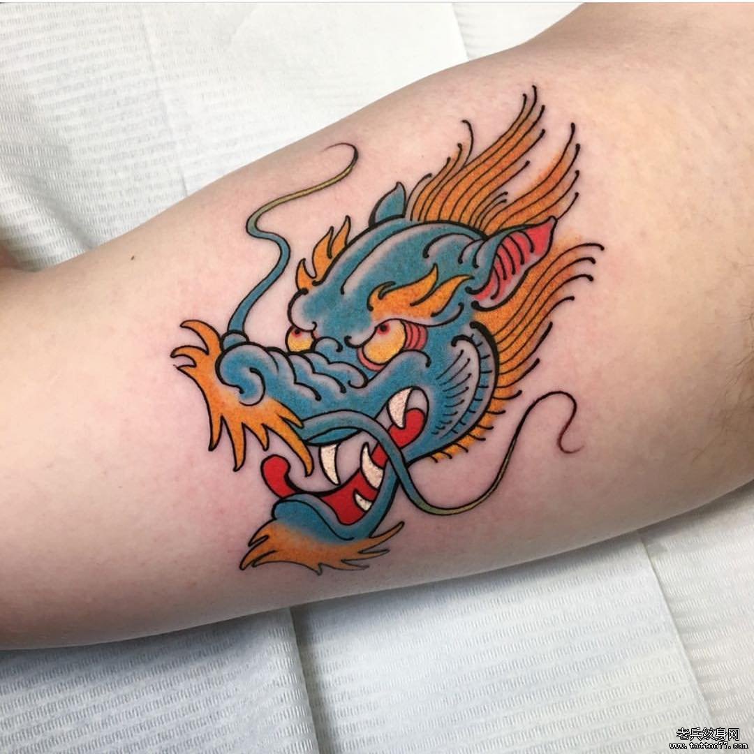 彩色龙头纹身图案