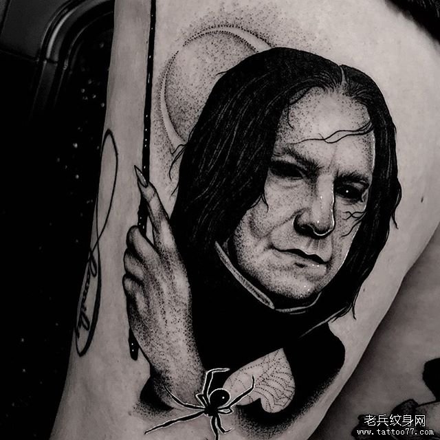 黑灰暗黑人像tattoo