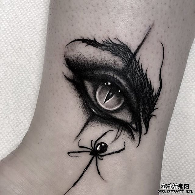 黑灰暗黑蜘蛛眼睛纹身