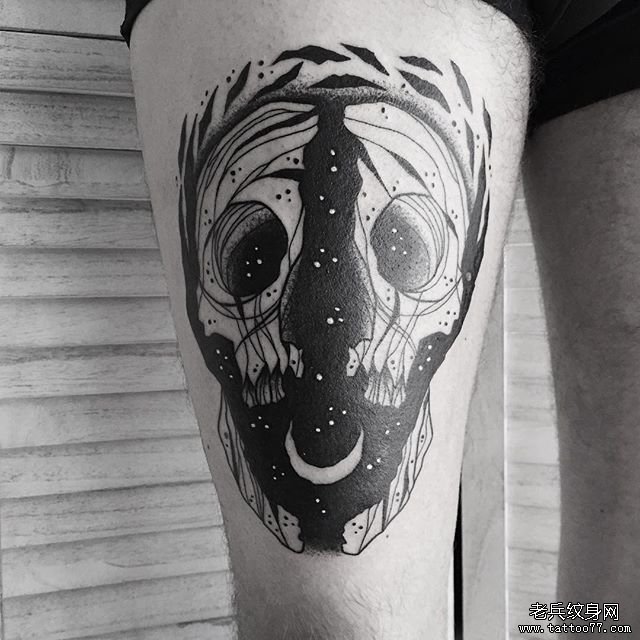 大腿暗黑骷髅文身