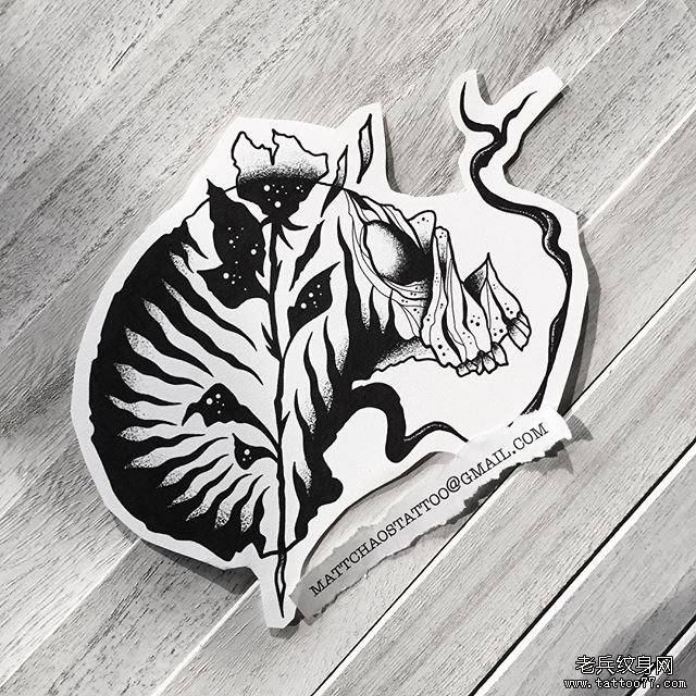 黑灰玫瑰花骷髅文身