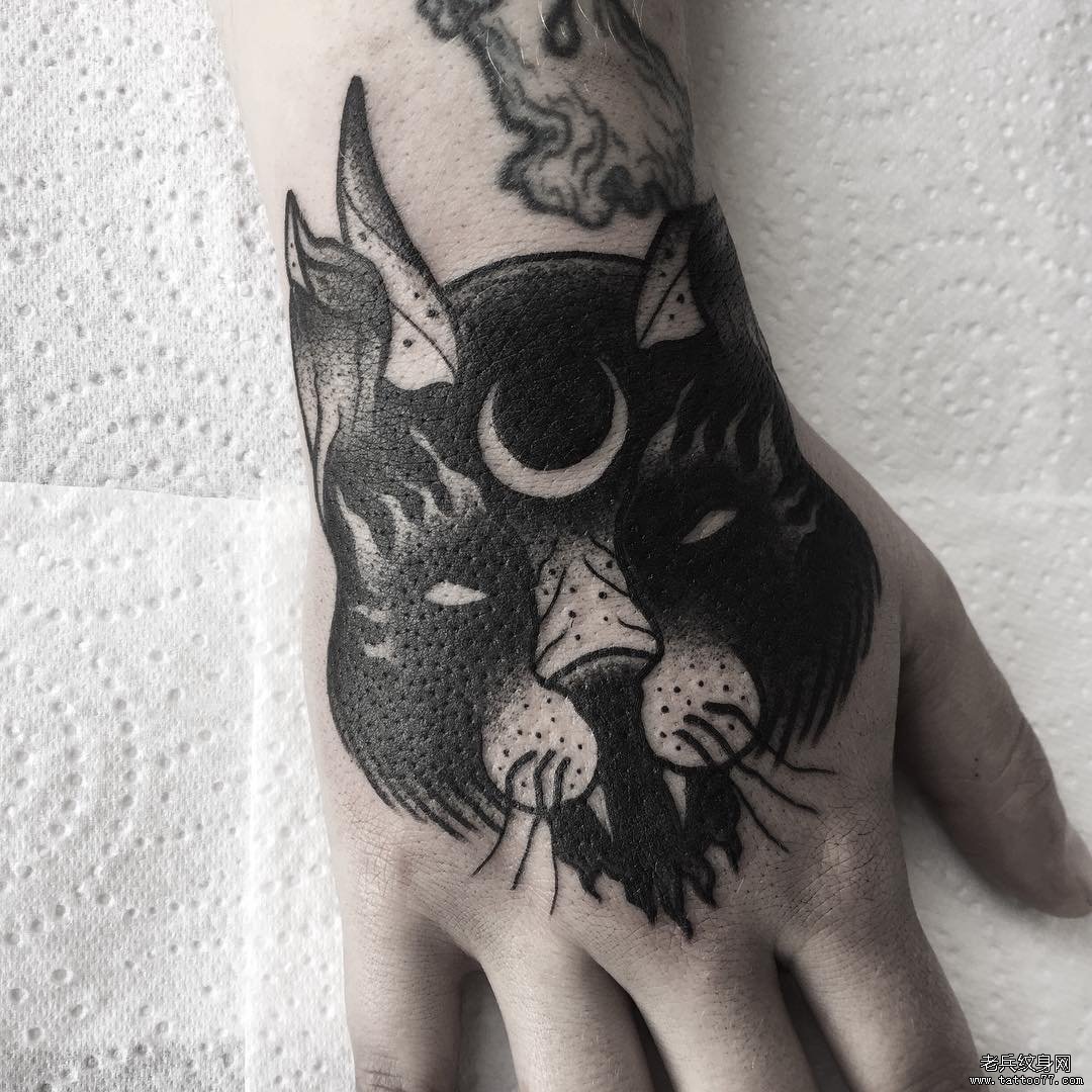 黑灰手臂狼tattoo