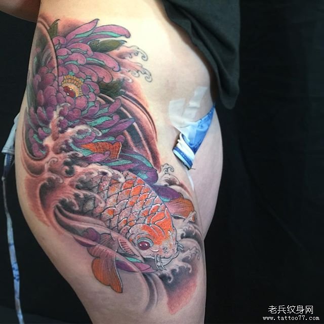 大腿新传统鲤鱼纹身图案
