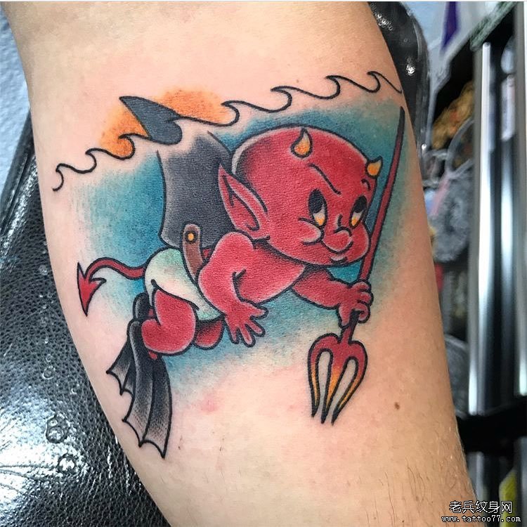 腿部彩色恶魔