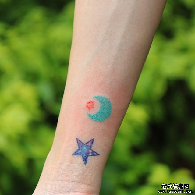 小清新星星月亮纹身图案
