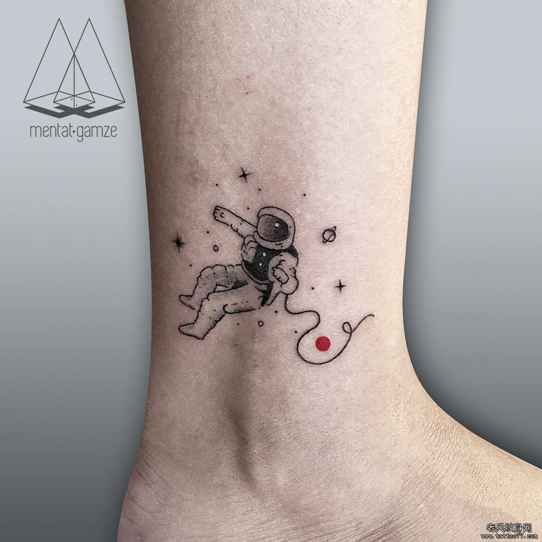 小腿宇航员纹身