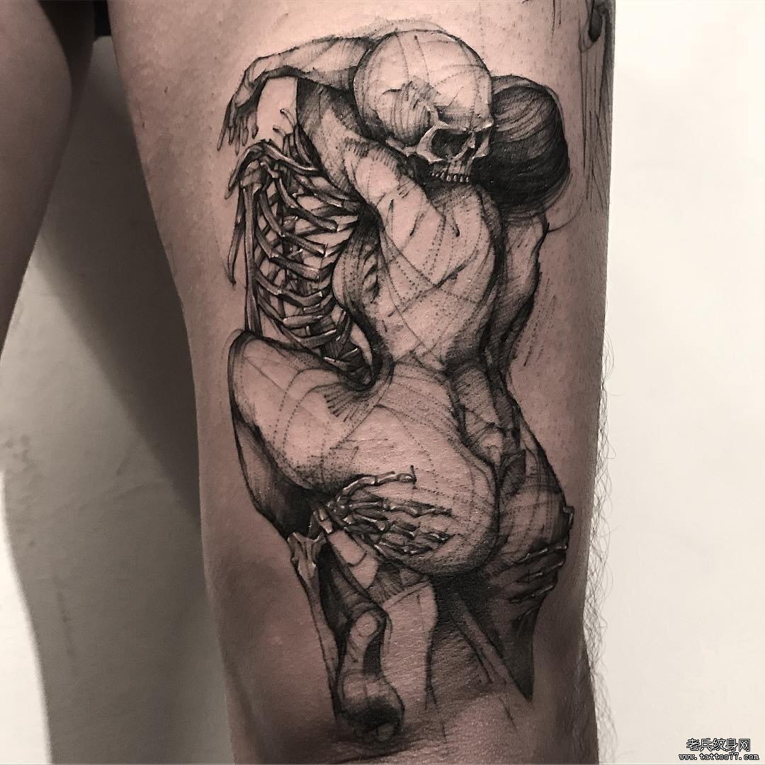 骷髅人 女郎 大腿文身