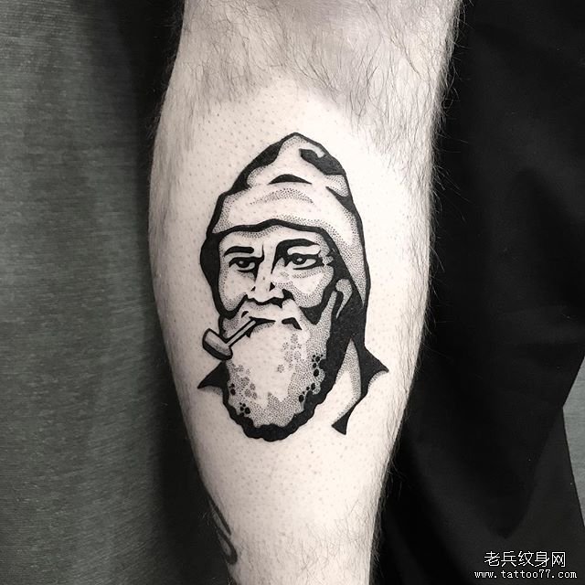 手臂个性黑灰点刺圣诞老人纹身图案