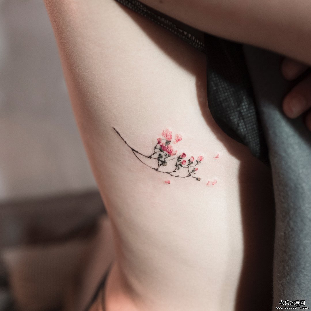侧腰 花 彩色 小清新文身