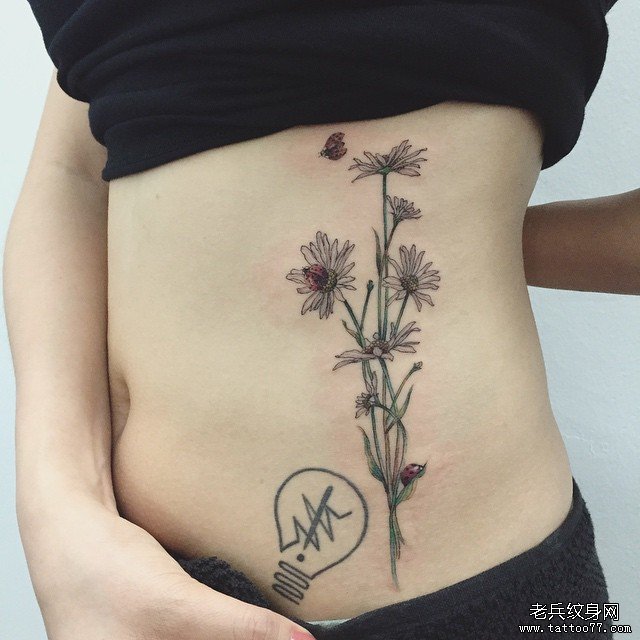 侧腰 花卉 彩色文身