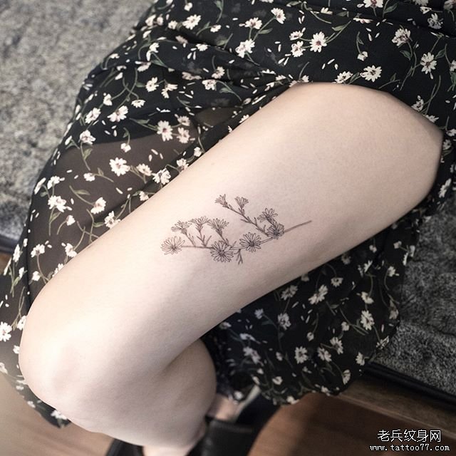 大腿 花卉tattoo