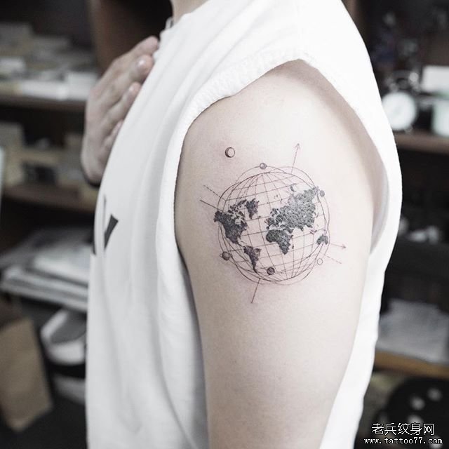 地球 手臂纹身