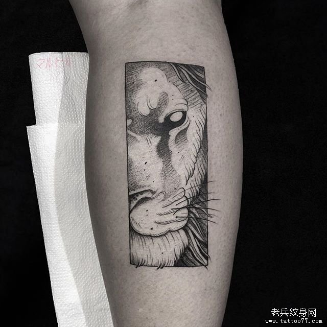 腿部个性几何狮子纹身图案