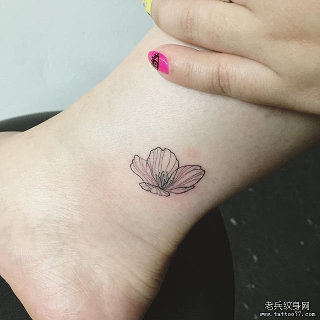 花卉 脚踝 黑灰纹身