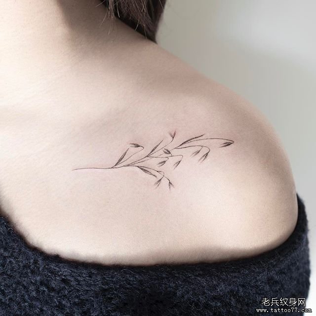 花卉 锁骨文身