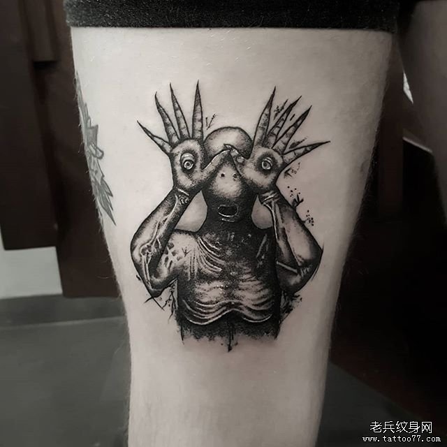 腿部个性暗黑怪物纹身