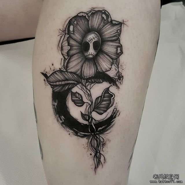 个性暗黑花纹身