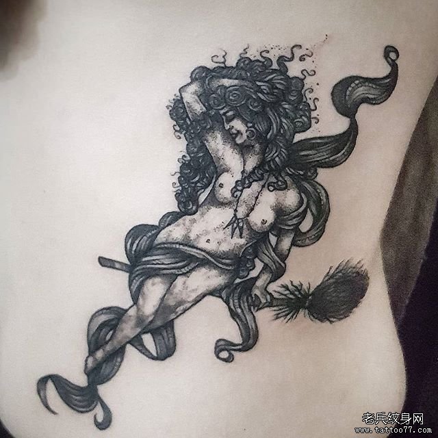 侧腰暗黑女郎纹身