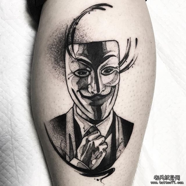 大腿V字仇杀队面具纹身