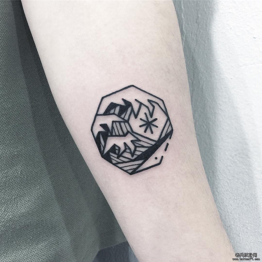 线条几何浪花纹身
