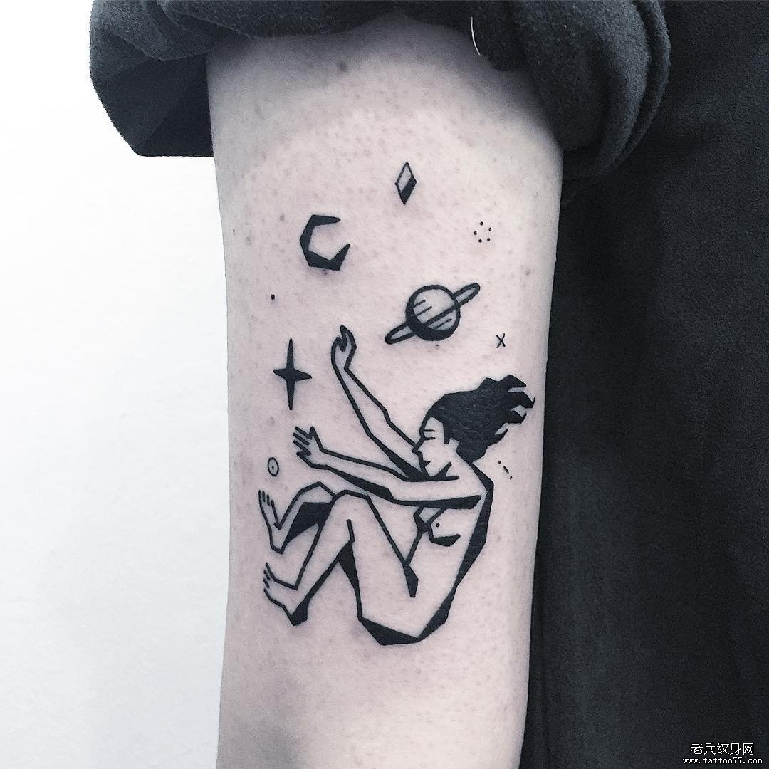 手臂几何星球纹身