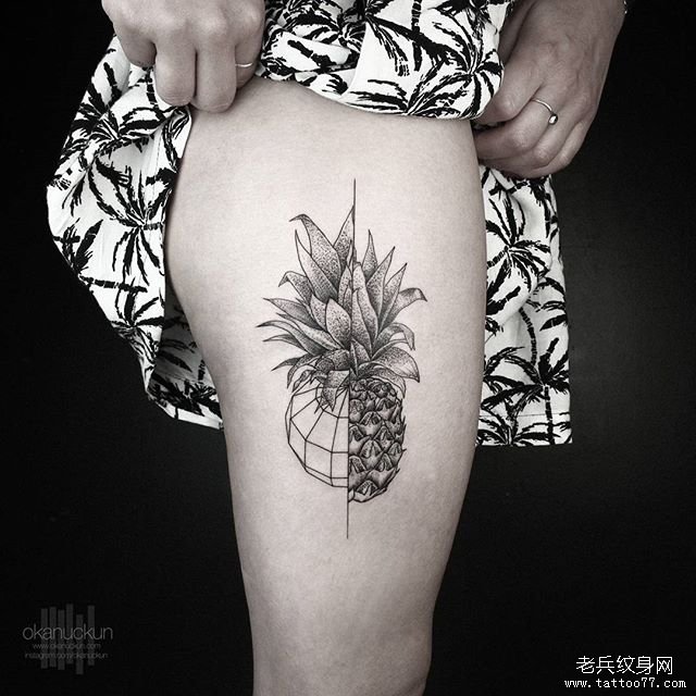大腿黑灰菠萝纹身图案