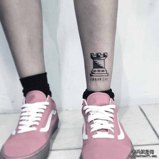 小腿几何图腾纹身